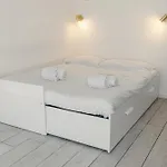 ゲストハウス My Tiny 4*